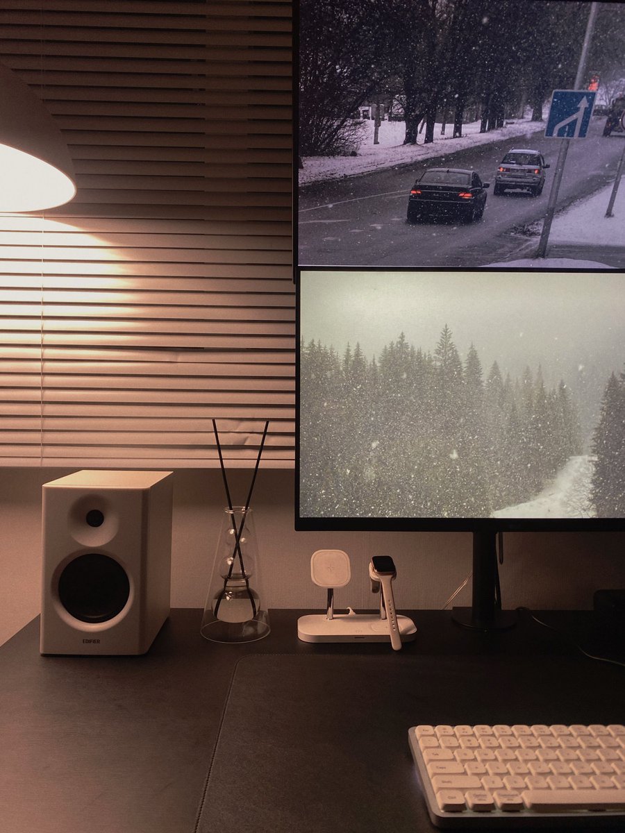 Oviworks_'s tweet image. 데스크테리어와 작업공간이 궁금한데 
우리 인용하기로 말하기하자 제발제발
나부터 할게