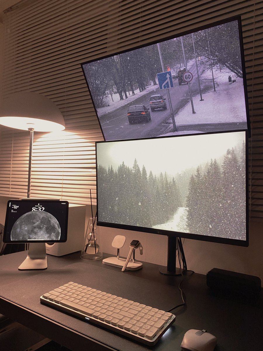 Oviworks_'s tweet image. 데스크테리어와 작업공간이 궁금한데 
우리 인용하기로 말하기하자 제발제발
나부터 할게