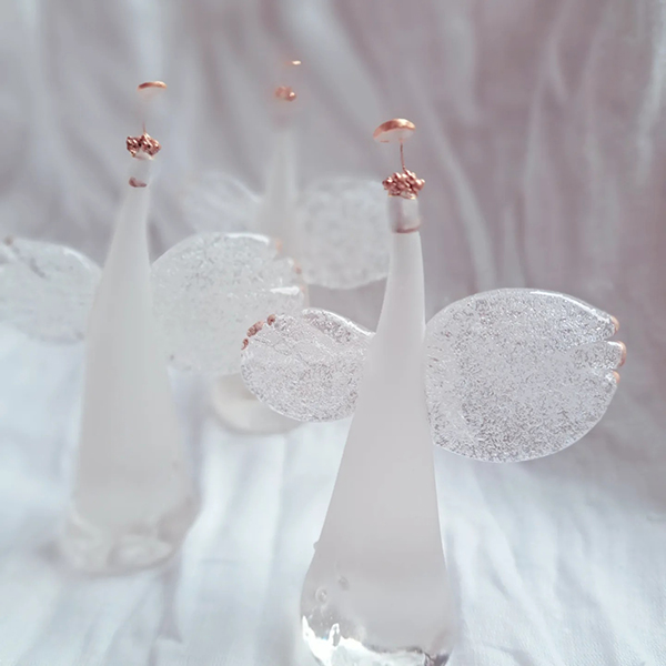 #ガラスフェス
2026年1月23日・24日開催！

出展ブースを紹介します✨

A-21
まつの葉のガラス
技法：吹きガラス・フュージング

出展品目：アクセサリー・オブジェ

風呂用バーナーを使った自作の窯の吹きガラスと電気炉などで小物を作っています。