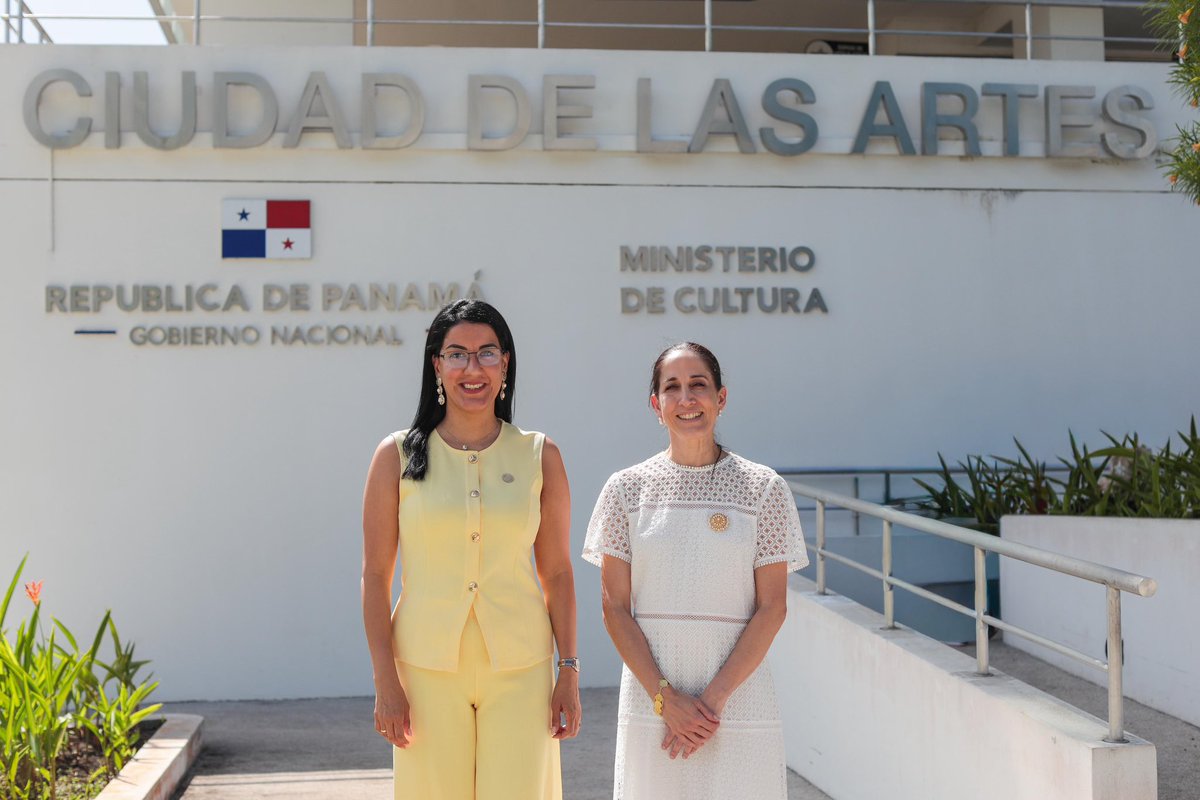 GildaAlcivarOk's tweet photo. 🤝 Mantuve un encuentro con la ministra del @MiCulturaPma 🇵🇦, @MarujaHerrera8, compartimos experiencias y buenas prácticas del Ecuador para fortalecer la cultura y trabajo conjunto. 🌎

¡La cultura es encuentro, diálogo y unión!

#ElNuevoEcuador https://t.co/wTtqxTnw3s