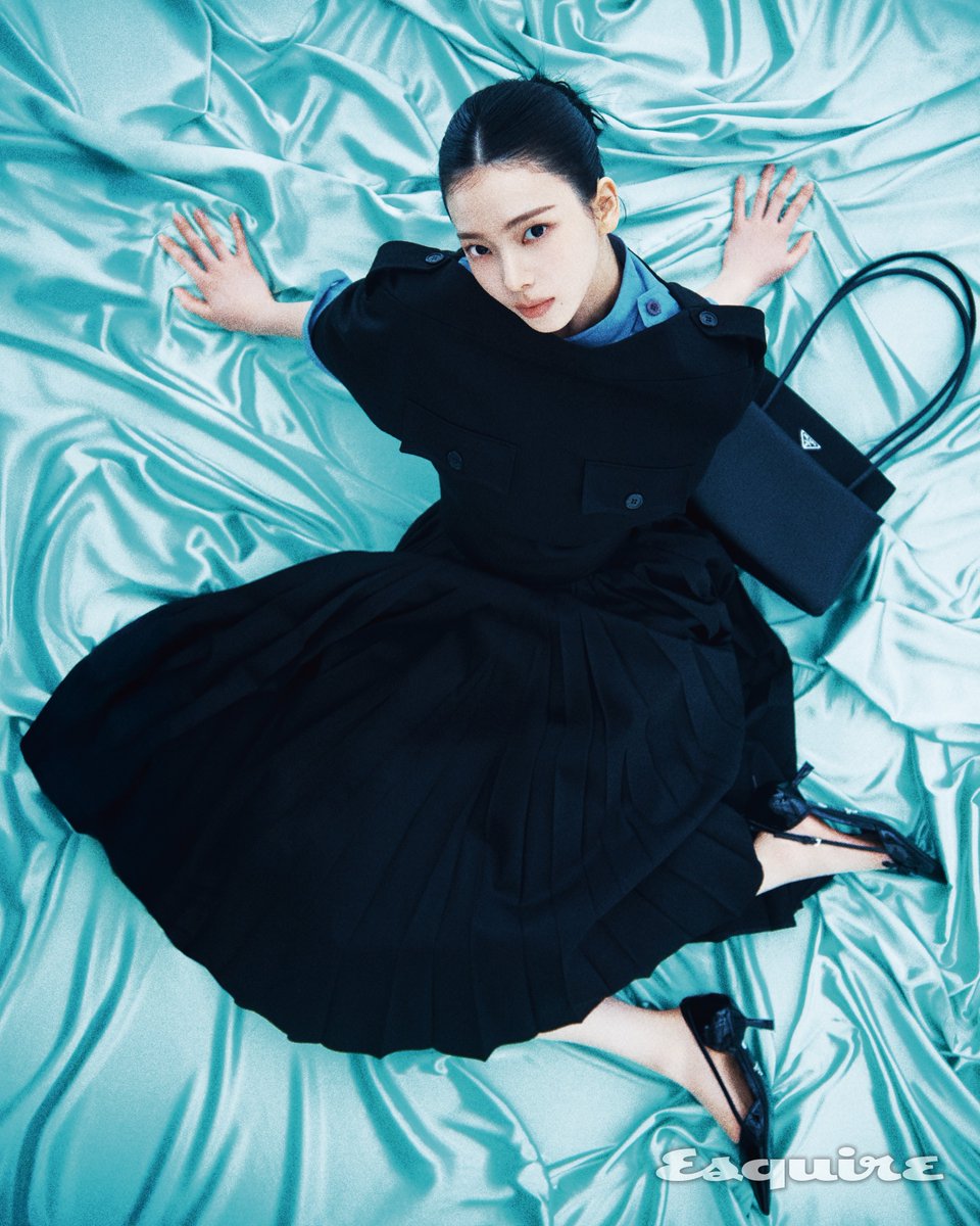 aespa_official's tweet image. ESQUIRE KOREA with KARINA X Prada 

#aespa #æspa #에스파 
#KARINA #카리나 
#ESQUIREKOREA #Prada