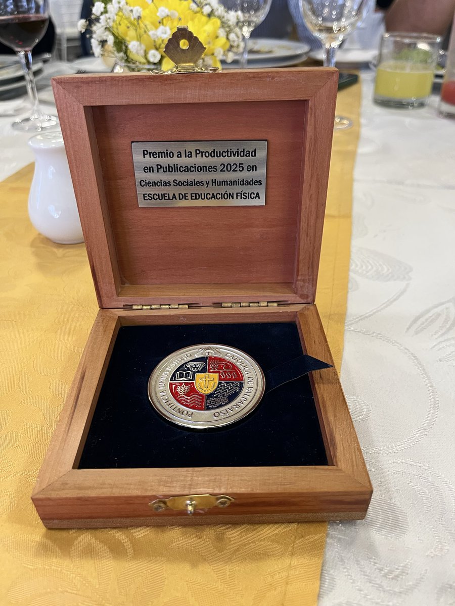 JohanMatiasR's tweet photo. Un día muy especial para la Escuela de Educación Física de la @pucv_cl
El Premio a la Productividad Científica 2025 nos destaca con 114 publicaciones indexadas en WoS/Scopus, gracias al esfuerzo colectivo de los grupos de investigación  EFyM, EFiDac e IRYS.
Gracias equipo ! https://t.co/oZwwywkQcn