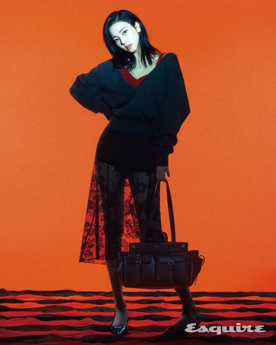 aespa_official's tweet image. ESQUIRE KOREA with KARINA X Prada 

#aespa #æspa #에스파 
#KARINA #카리나 
#ESQUIREKOREA #Prada