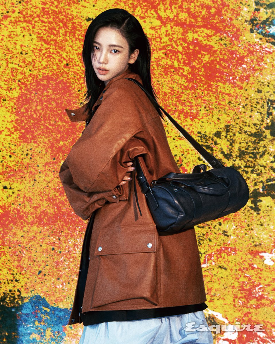 aespa_official's tweet image. ESQUIRE KOREA with KARINA X Prada 

#aespa #æspa #에스파 
#KARINA #카리나 
#ESQUIREKOREA #Prada