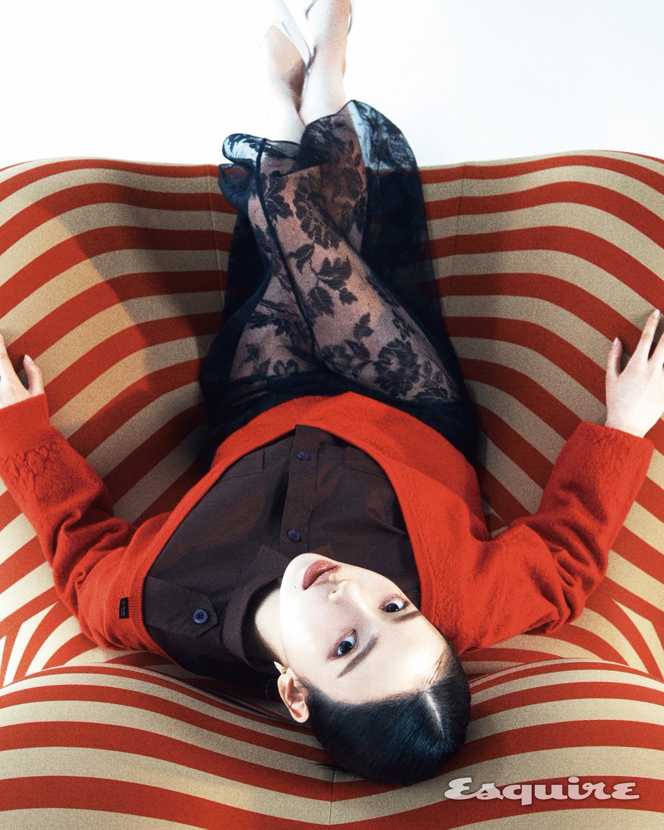 aespa_official's tweet image. ESQUIRE KOREA with KARINA X Prada 

#aespa #æspa #에스파 
#KARINA #카리나 
#ESQUIREKOREA #Prada