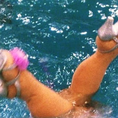 YPZBYDJCMKatyaa's tweet image. 🚨drag race superstar trixie mattel
nearly drowns at trixie motel