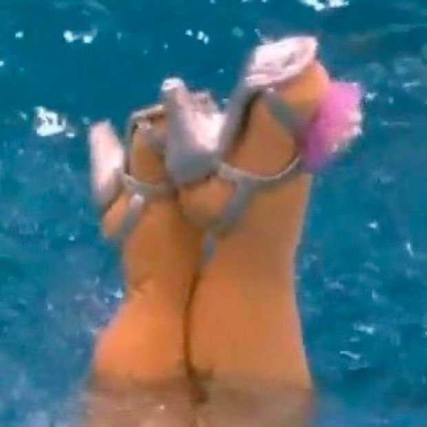 YPZBYDJCMKatyaa's tweet image. 🚨drag race superstar trixie mattel
nearly drowns at trixie motel