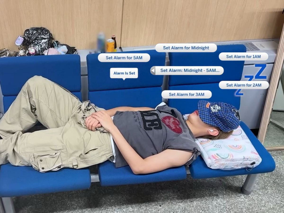 YufanSims's tweet image. [Midnight, at Gibbi Retreat Center]

Pada suatu malam, Jemsi sedang menikmati tidurnya setelah bekerja keras di hari itu. Tapi entah, di malam itu dia merasa ada hawa-hawa tidak enak. Padahal dia sudah menyetel alarm jam 5 pagi untuk berbonding ria bersama teman-teman barunya.