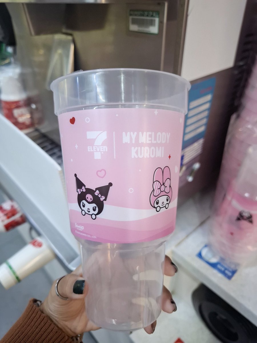 nowitsheaven's tweet image. นายทุนทำอาไร ปลาหมอโดนเต็มๆ