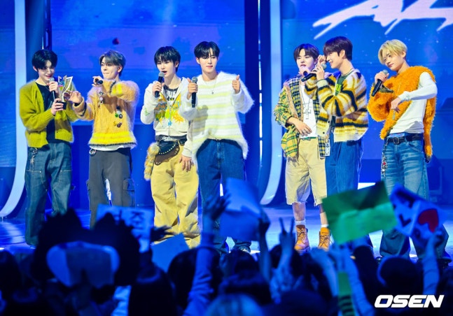 Kstyle_news's tweet image. ALPHA DRIVE ONE、デビュー10日で初の音楽番組1位に！「さらに成長して恩返しする」（動画あり）
kstyle.com/article.ksn?ar…

#ALPHADRIVEONE #ALD1 #알파드라이브원