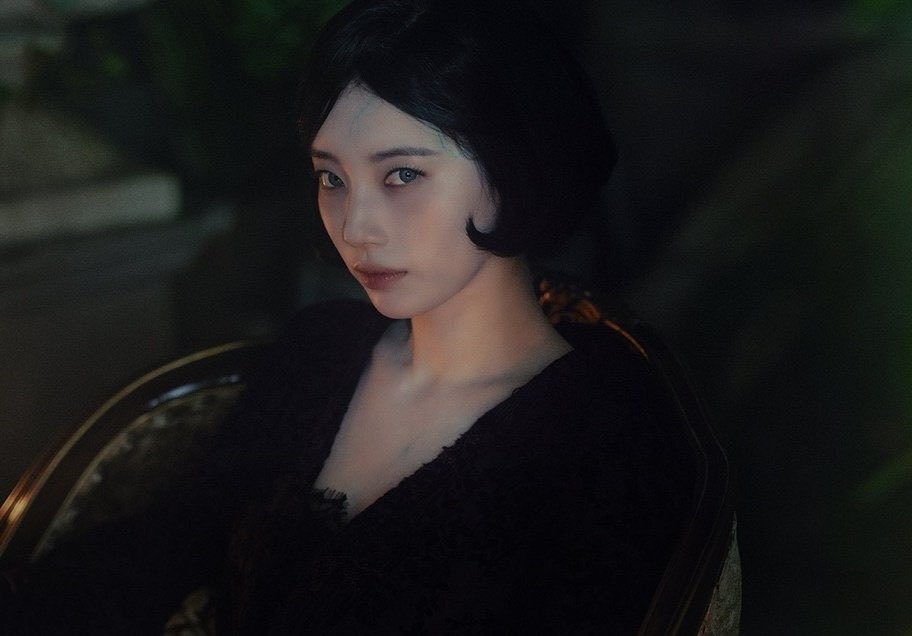 Farahacreations's tweet image. Whoever chose Suzy to play a vampire knew exactly what they were doing