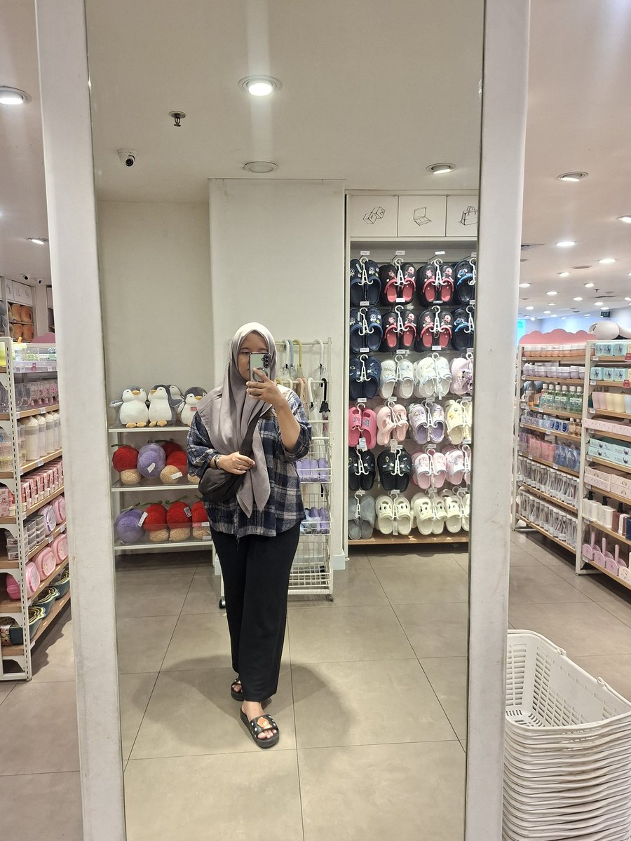 pieqixel98's tweet photo. Halo aku pemilik akun lama @bananapie98 berhubung lupa pw jadi buat akun baru ini deh https://t.co/CFV9kxj7dk