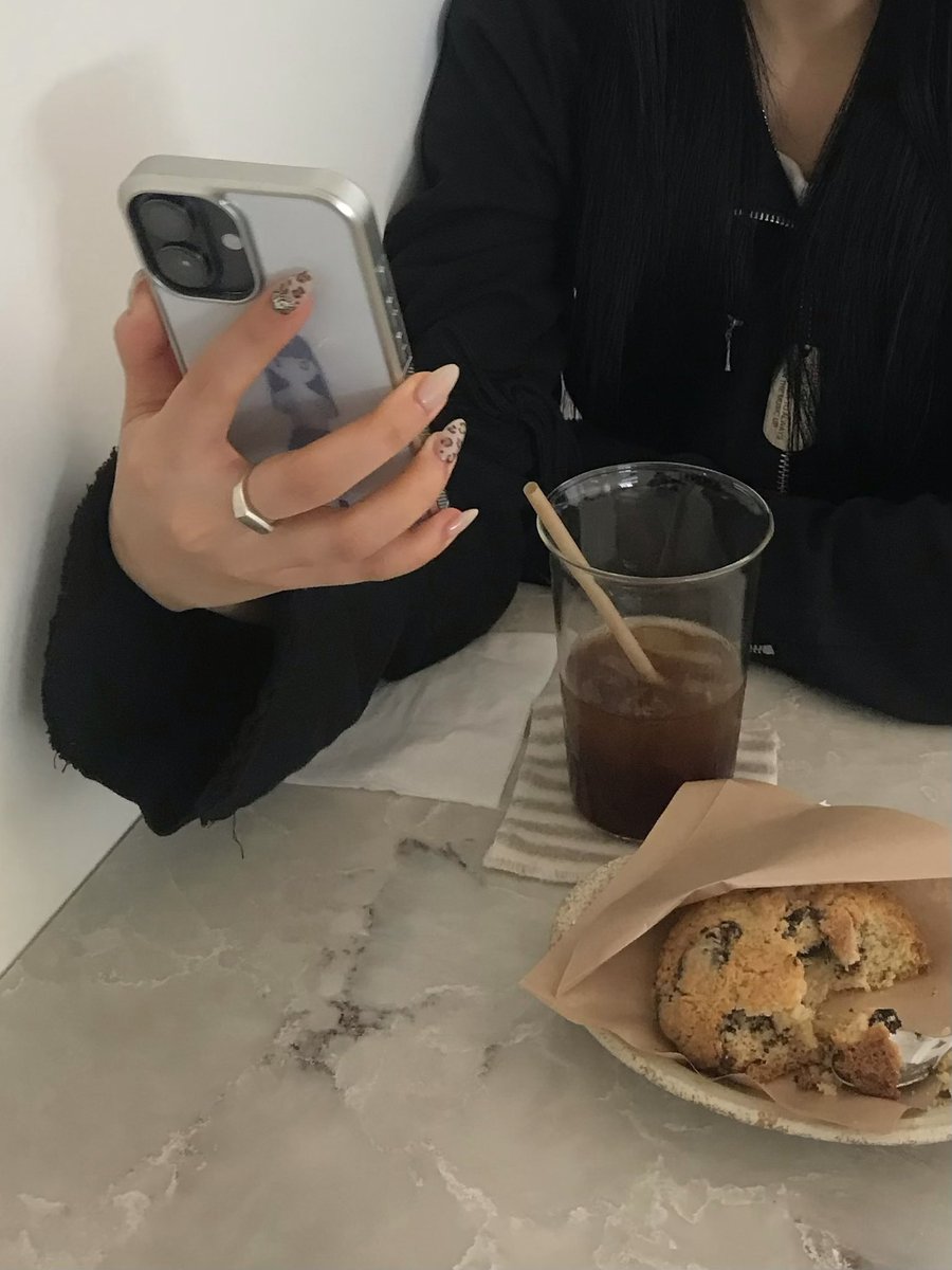 #rt이벤트 #제품제공

Rt 추첨을 통해 한 분께 미세키서울 폰케이스를 선물로 드립니다!❄️🪽

Miseki seoul의 Little lei collection가 발매되었어요! 미세키서울 감성의 범퍼케이스와 맥세이프 지갑들 모두 예쁘니 구경하러 가보시길..🤍