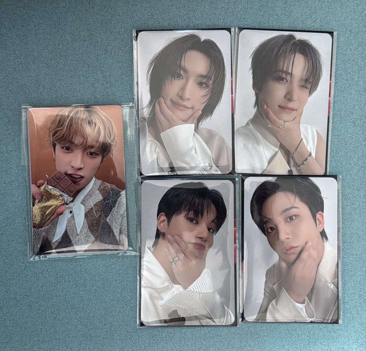 Natnya_0w0's tweet image. #RT 이벤트

시그 8개 샀는데 키링 하나 빼고 노중복인 티니가 기분 좋아서 이벤트 합니다~

⭐️이 게시물⭐️ RT 하신 분들 중에 랜덤으로 한 분(티니한정) 
사진 속 포카 세트+vr콘 2차(성화, 윤호, 우영, 종호 중 하나 선택)+팝업 트레카(최차) n장 드려요

기간: 여상 -&amp;gt; 민기 교환 끝날 때까지