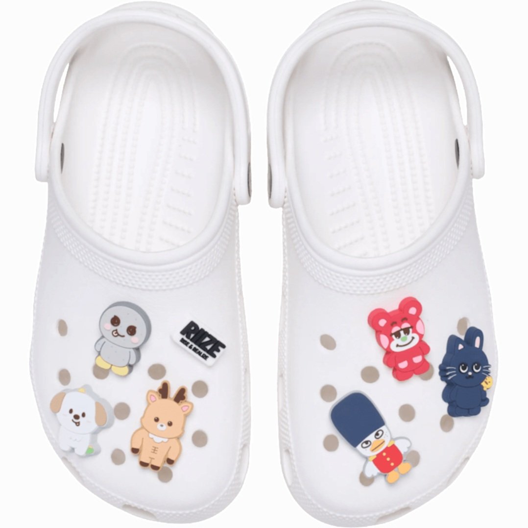 photocard_riize's tweet image. 🎸⋆⭒˚｡⋆ RIIZE x CROCS JAPAN

#라이즈 #쇼타로 #은석 #성찬 #원빈 #소희 #앤톤