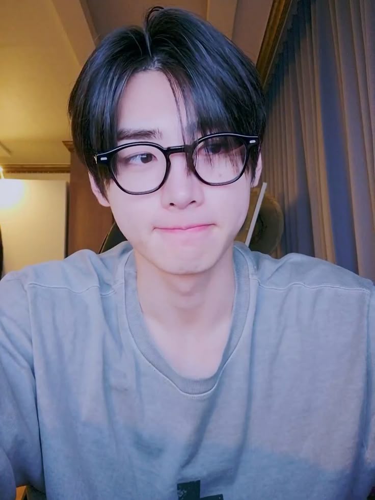 JiwoonggSims's tweet image. A few tweet AU #woonghoon

by: @ JiwoonggSims