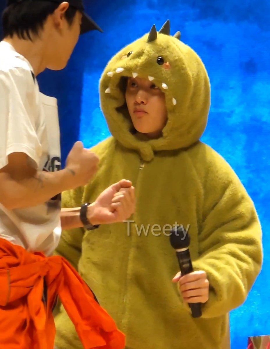 gwenchanadoh's tweet image. bokem bgt tolong😭😭😭