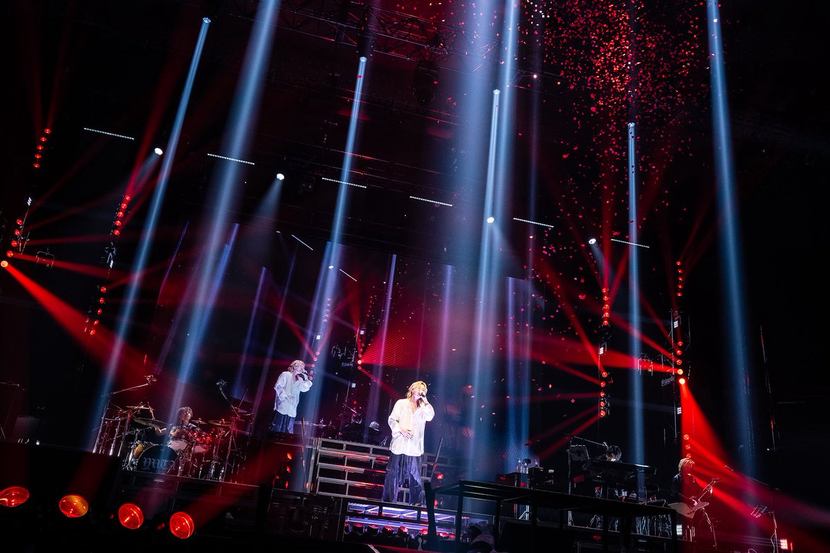 SMTOWNGLOBAL's tweet image. #NCT #유타, 도쿄 부도칸서 日 첫 단독 콘서트 투어 화려한 피날레!
10개 도시 14회 공연 성공적 마무리! 록스타 활동 집약한 세트리스트 화제
“공연의 마지막 퍼즐은 관객… 투어 멋지게 완성시켜 주셔서 감사하다”

m.entertain.naver.com/home/article/1…

#YUTA
#PERSONA #YUTA_PERSONA
#NCT #NCT127