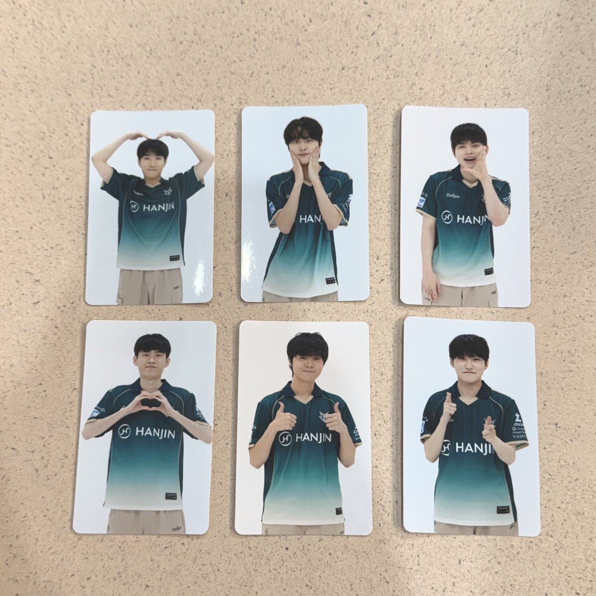 📦한진 퀵 딜리버리 챌린지📦에서만 받을 수 있는 2026 브리온 선수단 포켓 인화 사진✨

당첨시, 원하는 선수로 받을 수 있는 특별한 기회! 💗

오후 4시 치지직 롤파크 BRO ZONE에서 만나요 🤓