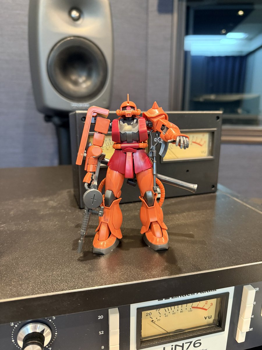 Rocket_Base_'s tweet image. スタジオにおもちゃを置いていくな。