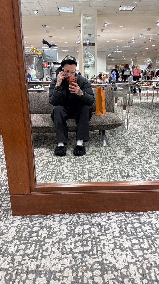 KING_LUEY's tweet photo. rarely seen https://t.co/ZQYGxbu434