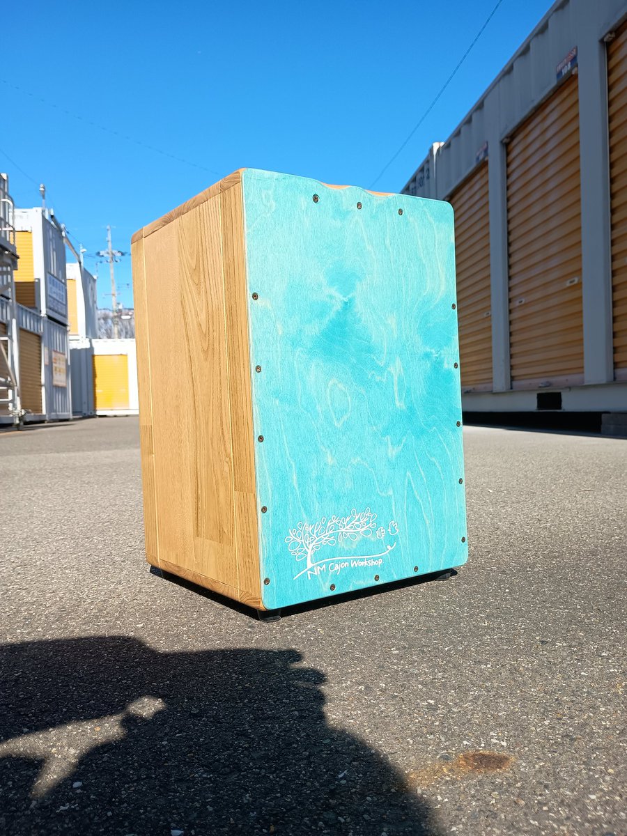 やっぱり組み立てカホンは、Maletin IIが最高ですな。 打面を