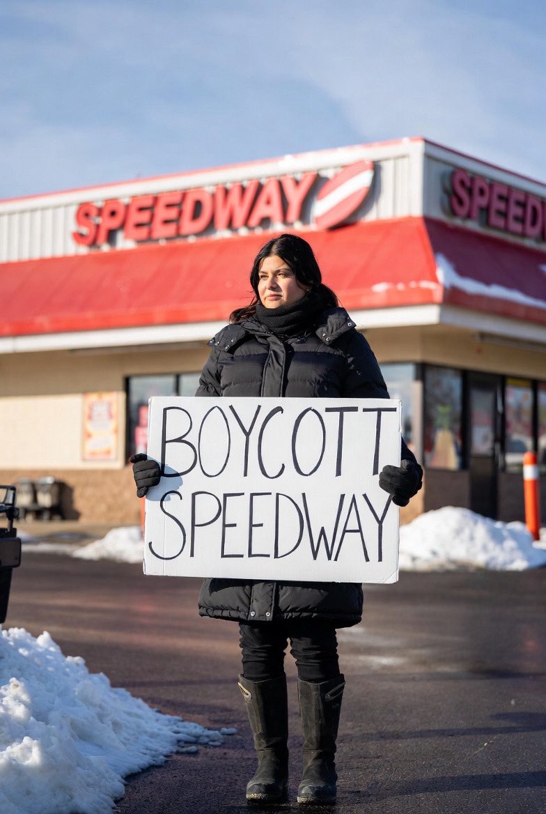 jammles9's tweet photo. @nicksortor @Speedway BOYCOTT SPEEDWAY https://t.co/Xfwi1TYeY3