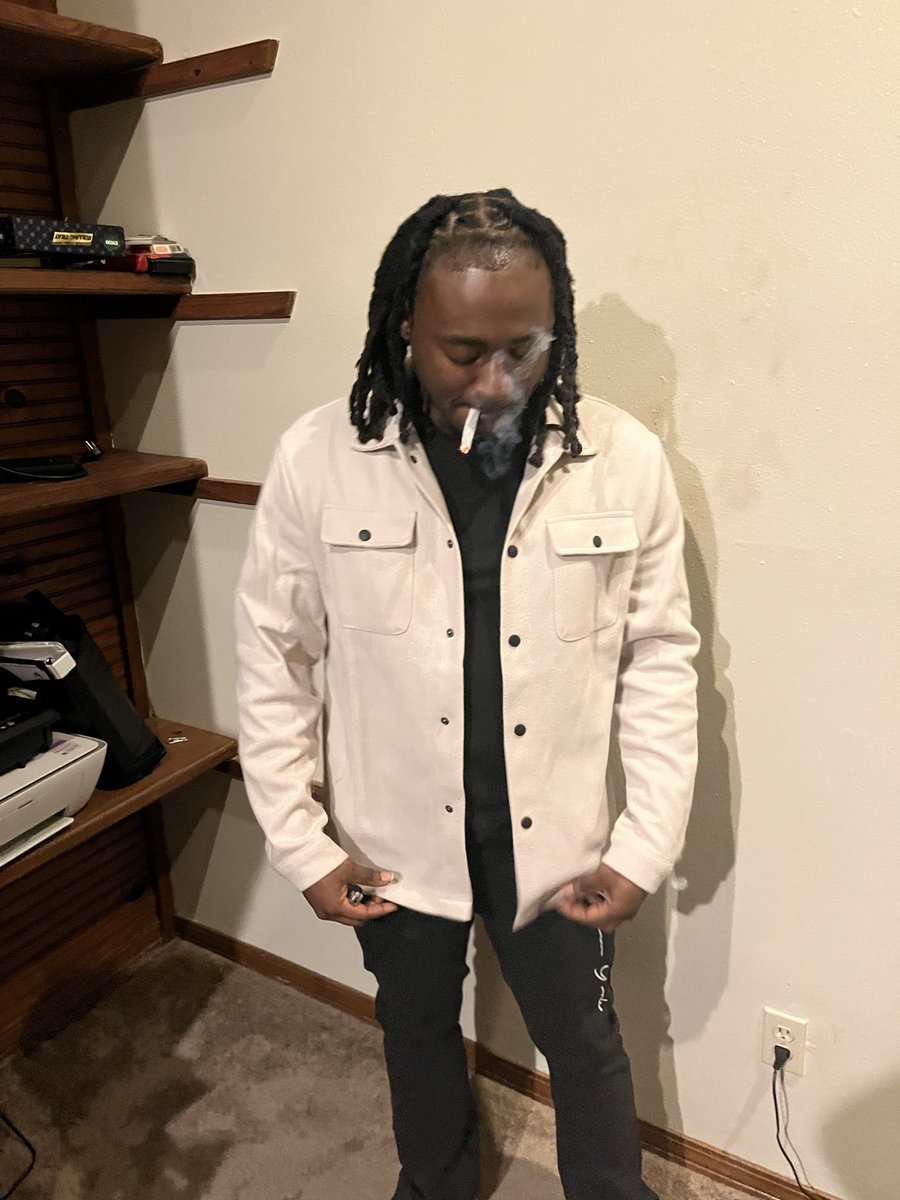 La_Ro19's tweet photo. I ain’t flexing just focused 💫 https://t.co/8cyUEBNHzD