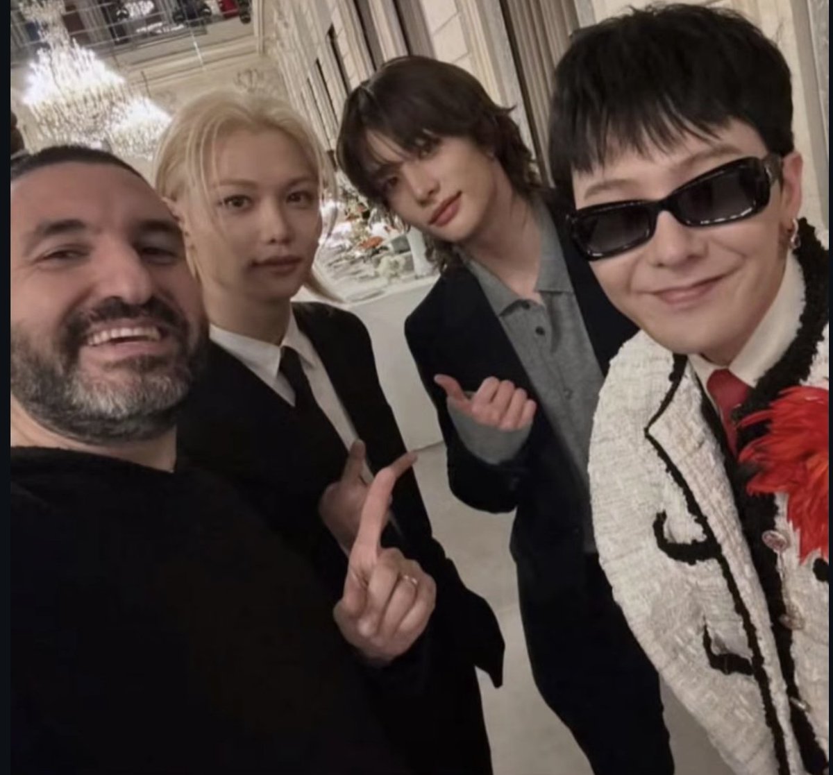 WhiteTamar1's tweet image. GD with Felix &amp;amp; Hyunjin 
#GDRAGON in Paris 🤗