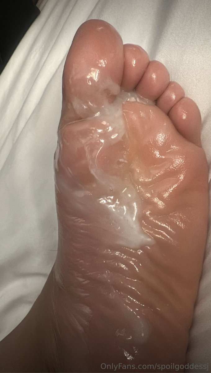 Your girlfriend can’t drain you like I can💦