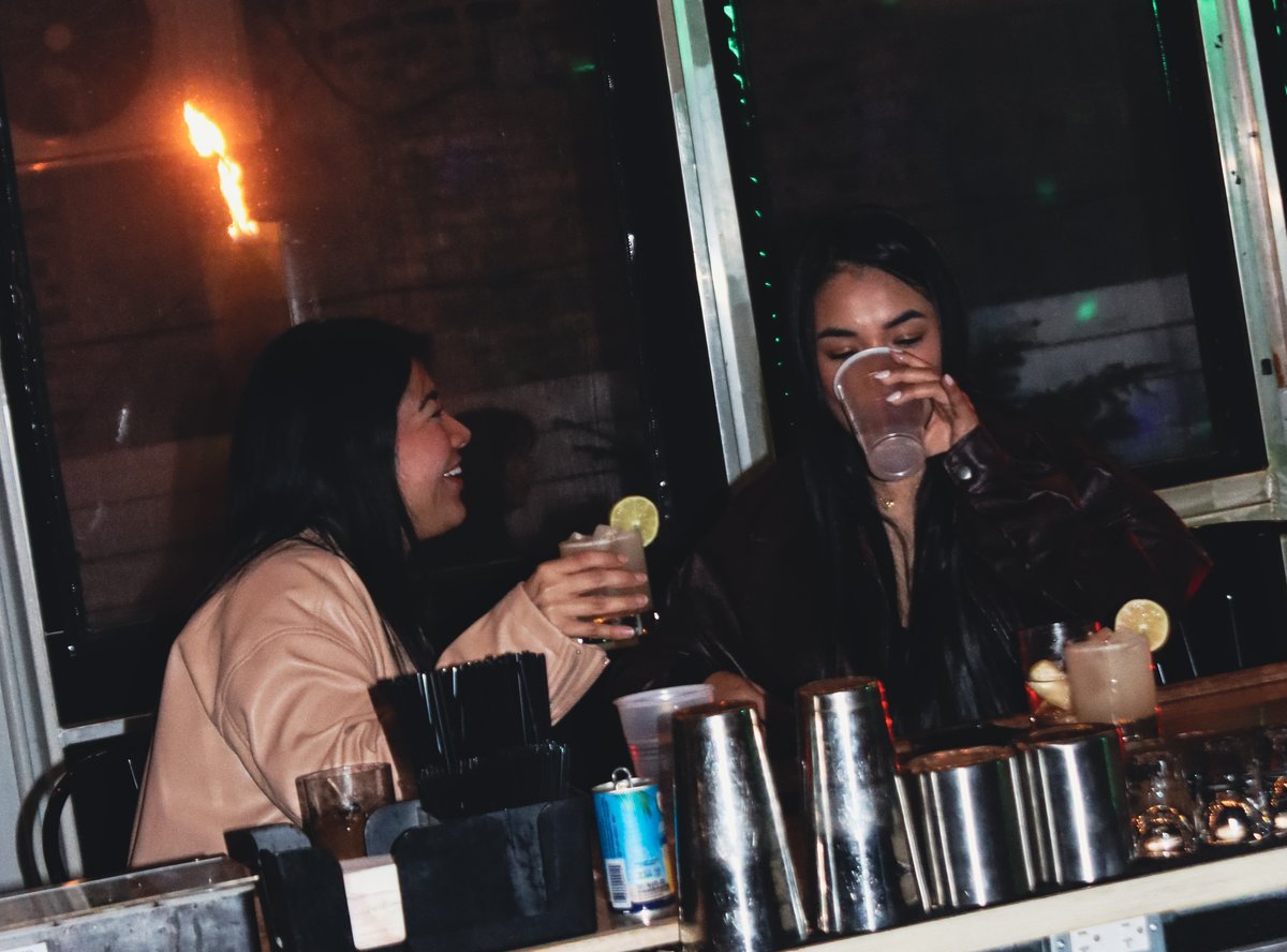 Catching up over half-price drinks is really the only way to catch up

📸: @anukaphotos
