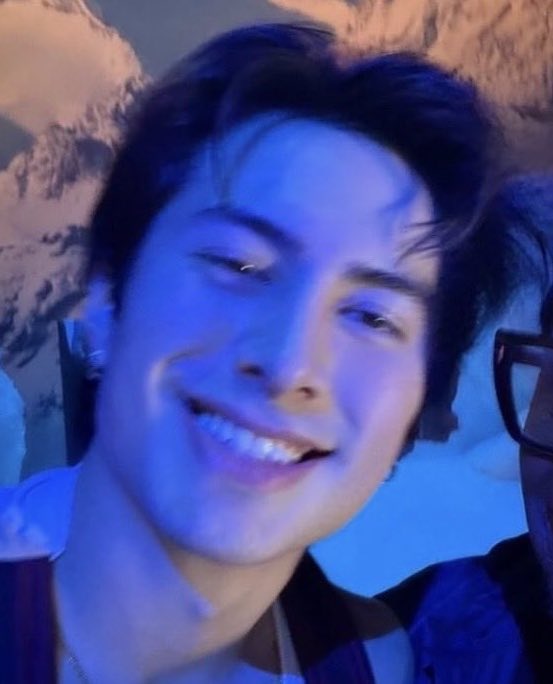 geryrrs's tweet image. The face that launched a thousand ships.