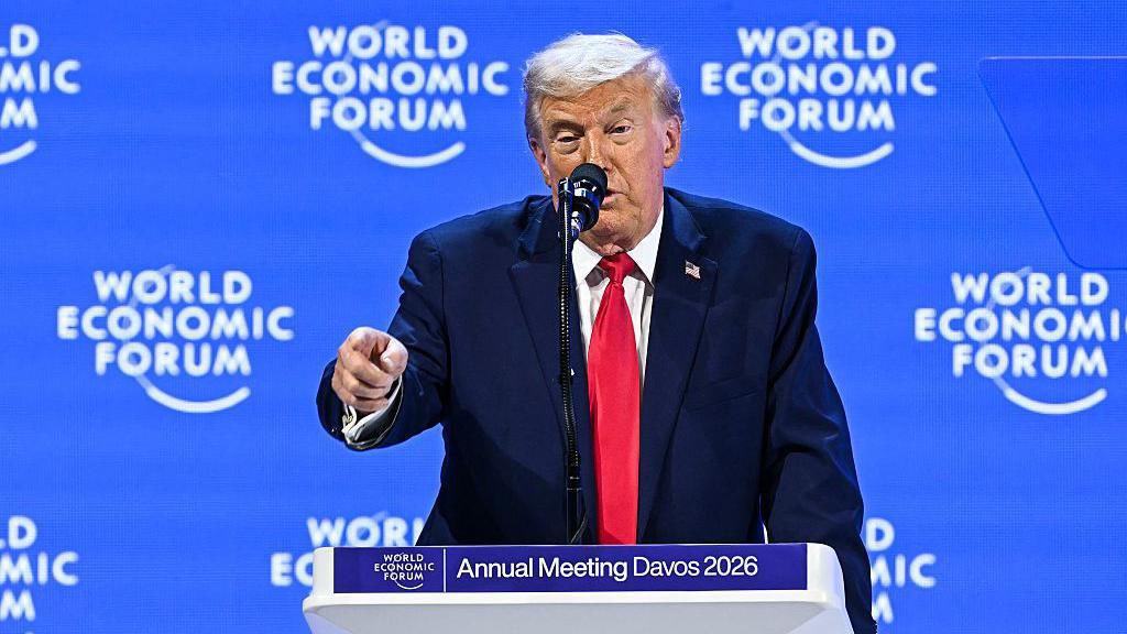 KSagour's tweet photo. Trump à Davos : 
“Without us, right now you’d all be speaking German, maybe a little bit of Japanese “ 
L’Europe vient de se rendre compte ouvertement et avec mépris qu’elle n’est pas souveraine. https://t.co/1dgyne87zm