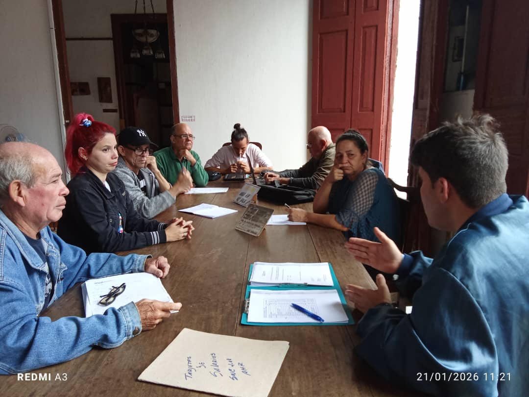 ahpvc1969's tweet photo. Proceso de entrega y recepción del cargo de director del Archivo Histórico Municipal de Remedios (#AHMR). Durante el procedimiento se afianzó la seguridad y protección de la instalación, una de las de las medidas preventivas que salvaguarda las fases en la labor de la entidad. https://t.co/ZlRXkMUpsY