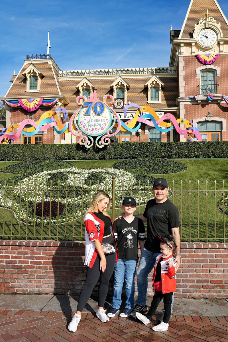 McCauleyAdams's tweet photo. Disney Jan 2026 part 1 https://t.co/HEkiPEYIfA