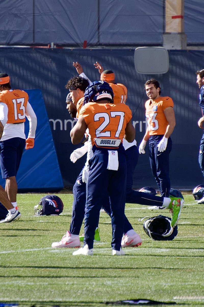 ZacStevensDNVR's tweet image. Breaking: J.K. Dobbins officially practiced today.
📸 @RyanGreeneDNVR