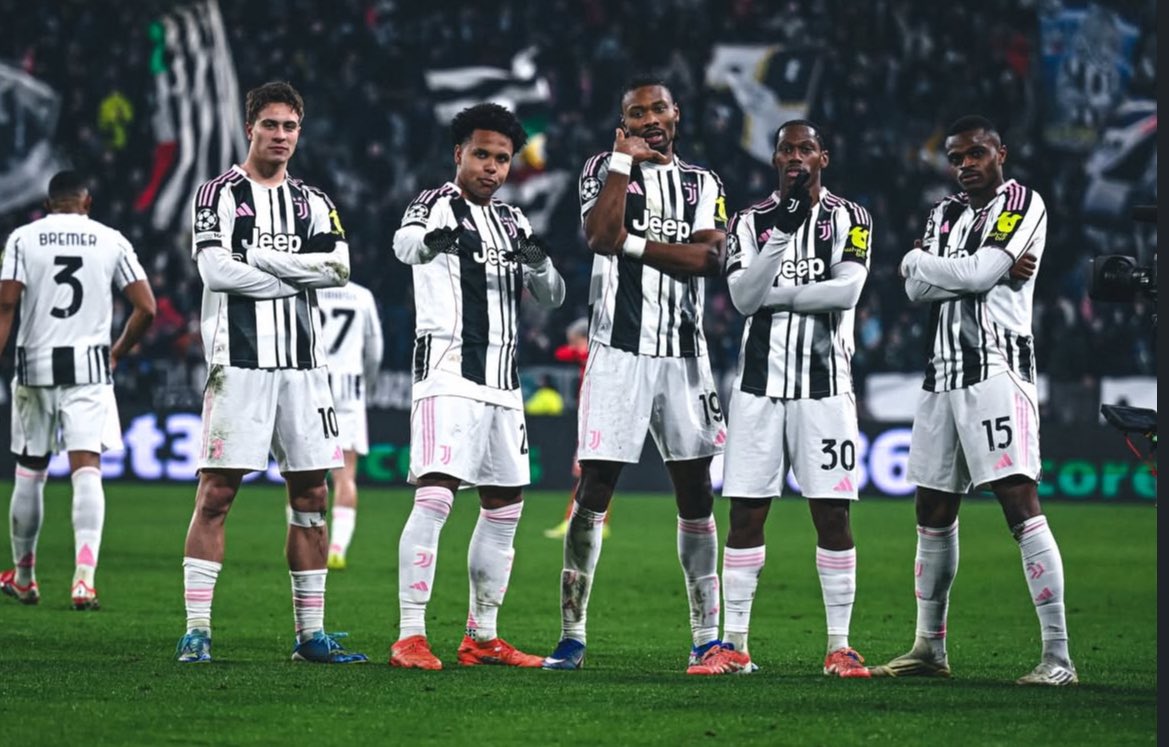 bomdiabelafl0r_'s tweet photo. VI AMOOOOOOOOO
#JuveBenfica https://t.co/11pq4zu7cX