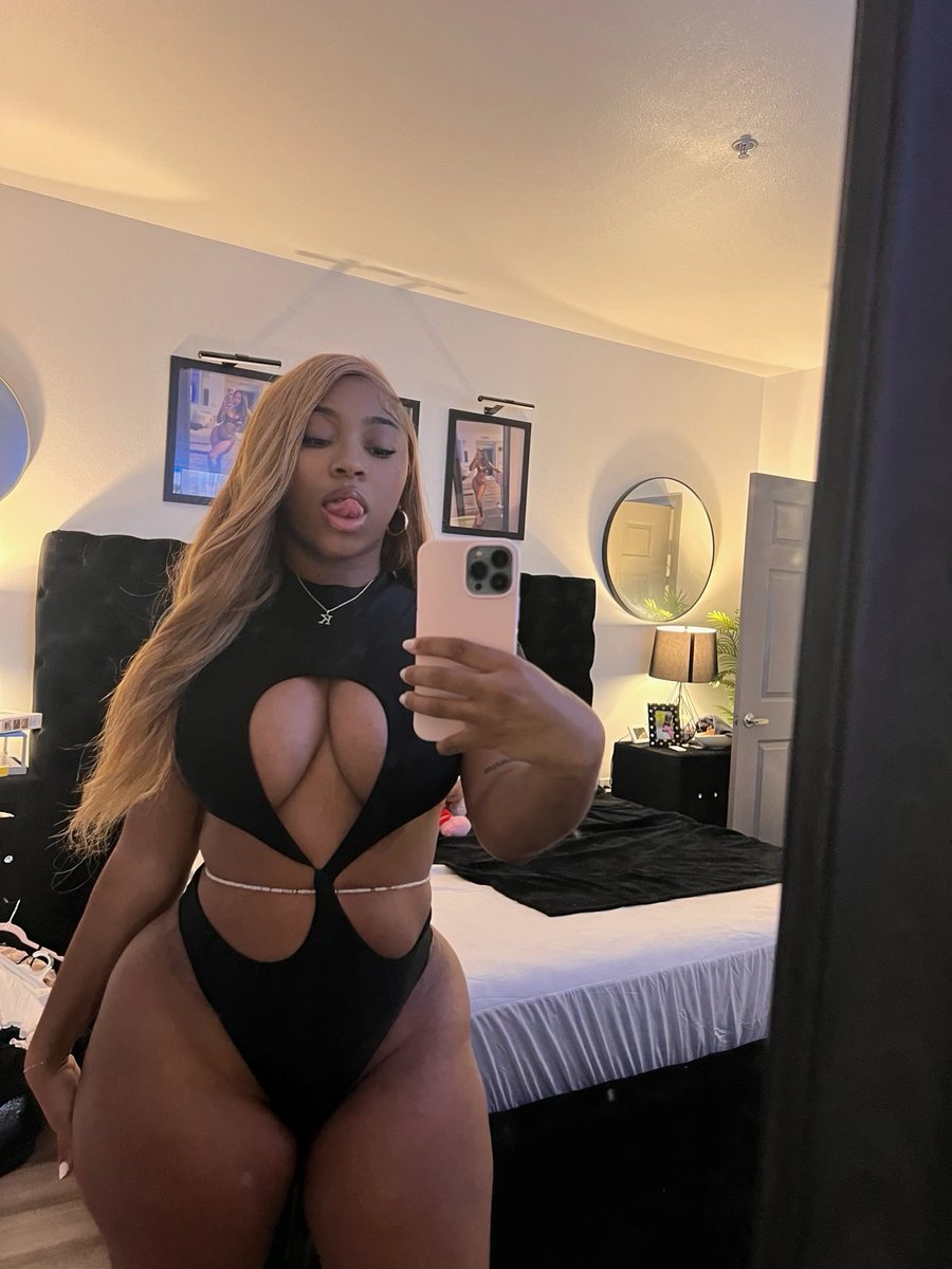 a hottie w a body 🫦 tweet media