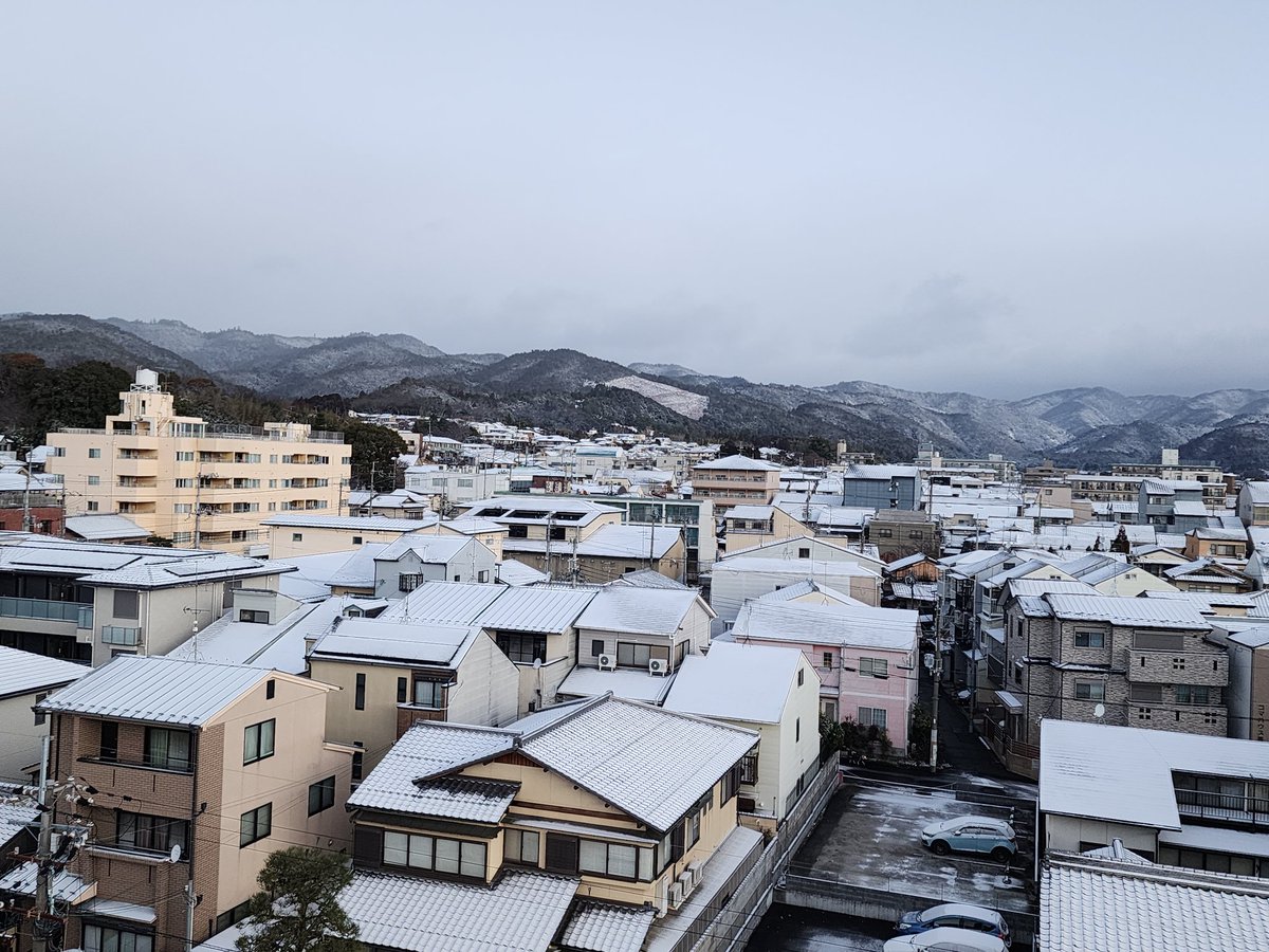 ASTRA77777's tweet photo. 京都市内。
思っていた程 積もりませんでした～☃️ https://t.co/czFpUEwSR4