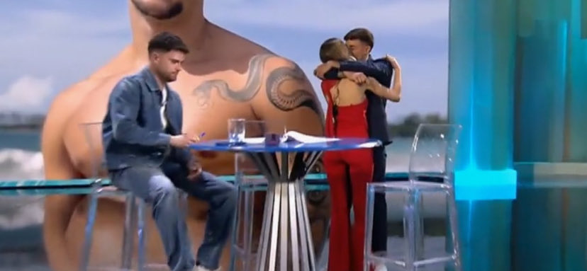 Patty61485646's tweet photo. OLEeeeee 🩷💕👏🏻👏🏻👏🏻👏🏻🥰💋
Lo mejor de esta edición, están juntos!!!!! #TentacionesDBTFinal https://t.co/xLSuf2fyWW