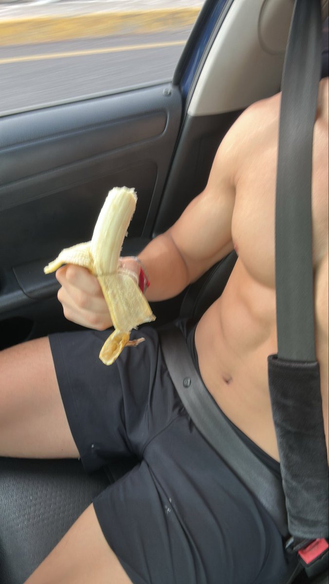 CarlosLeyy's tweet photo. Plátano de post🫦 https://t.co/lBEmsPZ6bo