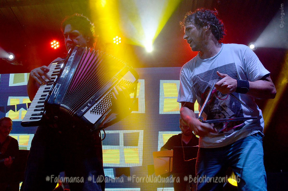 Dizem por aí que 2026 é o novo 2016.
Então bora voltar no tempo e reviver algumas memórias daquela época 🪗❤️
Quem aí acompanha a Falamansa desde esses tempos?