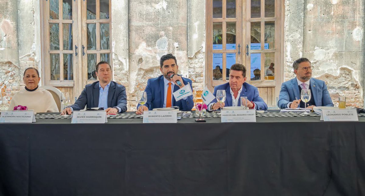 El rol de Nafin y <a href="/bancomext/">Bancomext</a> cobra particular relevancia como la banca del #PlanMéxico para impulsar la sustitución de importaciones y la industrialización, y fortalecer los encadenamientos productivos de valor en sectores estratégicos, señaló <a href="/robertolazzeri/">Roberto Lazzeri</a>... (1/2)