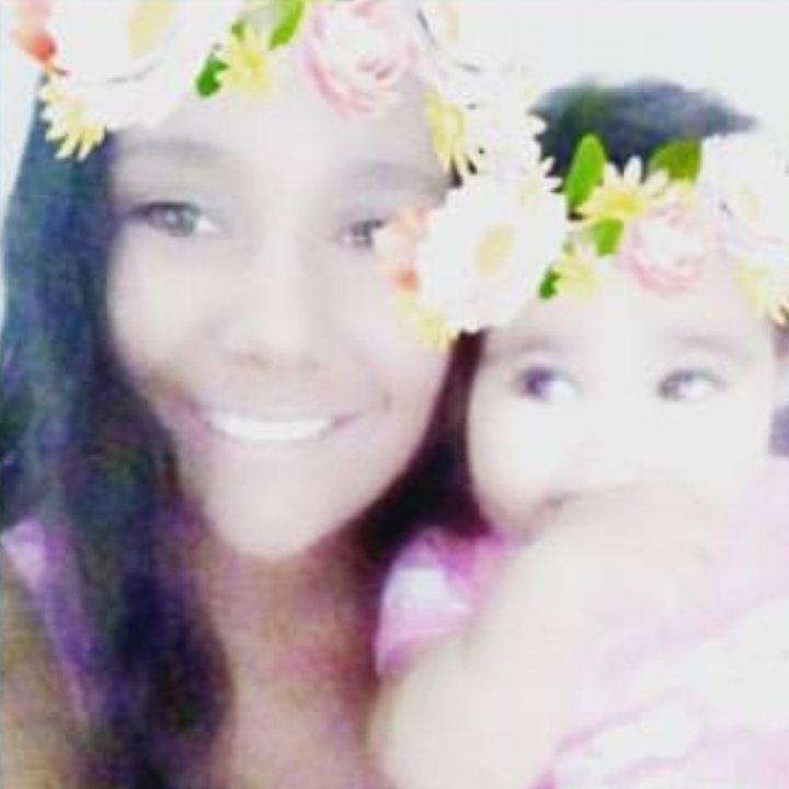 chaianyacervo's tweet image. quando vc pede pra sua mãe te mostrar suas fotos de bebê mas vc nasceu em 2016