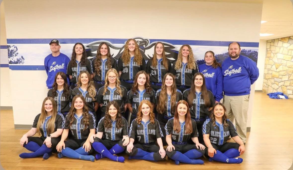AliceLloydEagle's tweet photo. 2026 Lady Eagles Softball!🥎 https://t.co/nnNXqIIvOr