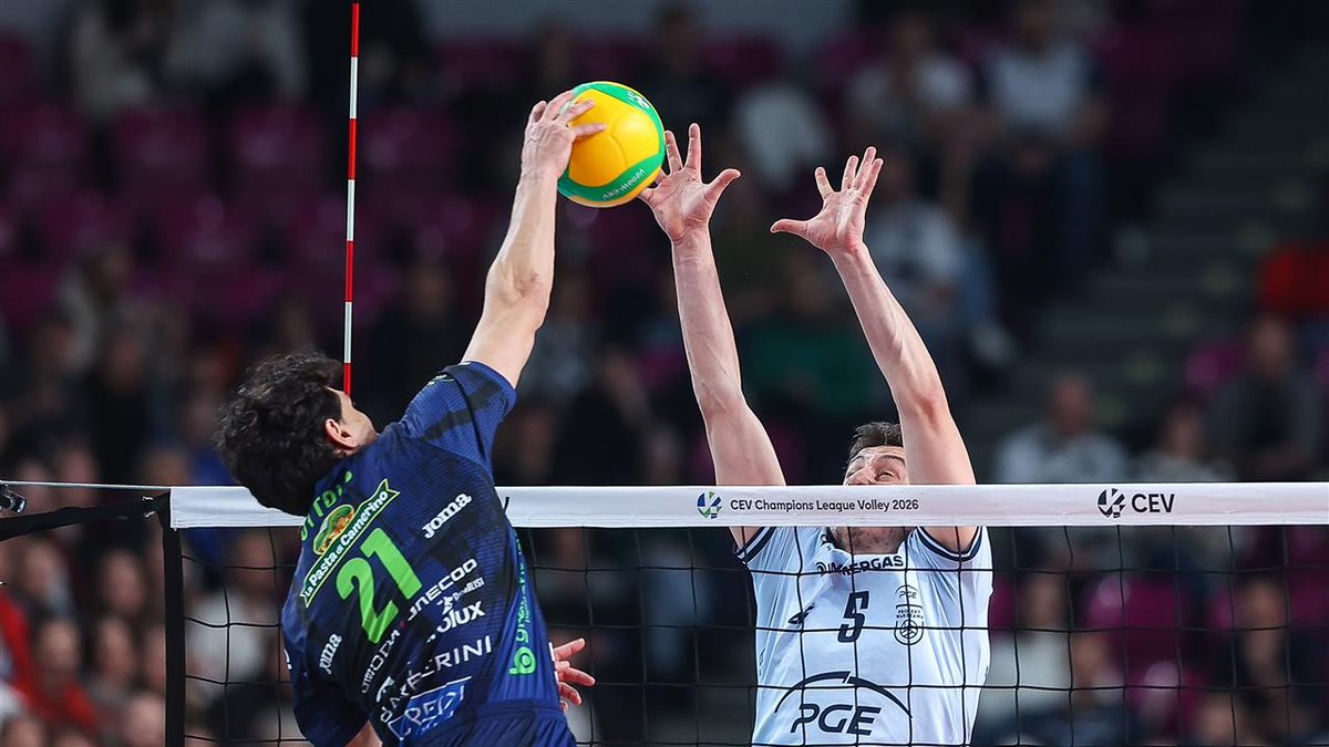 VolleyLube's tweet photo. 🏆 Varsavia - Civitanova, le dichiarazioni dei biancorossi
#esserelube #cucinelube #creokitchens
https://t.co/DwcvkywdvT https://t.co/SXwk9iQfaM