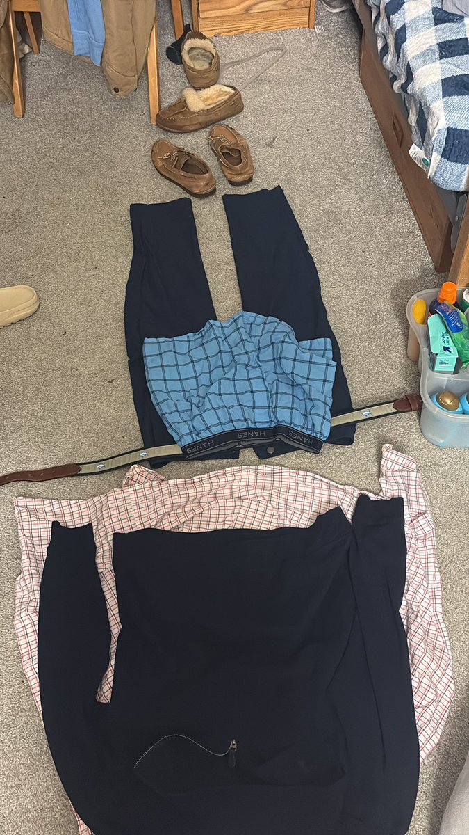 BentonSwathford's tweet photo. When the girl whose house ur going to later is so bad u lay out the outfit like its the first day of school #chud https://t.co/OKUJUjB7hi