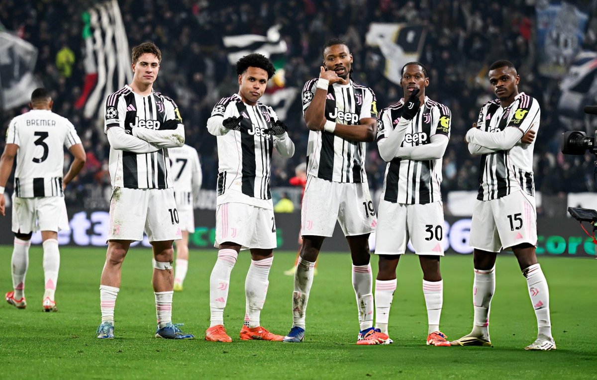 JuvePoland's tweet photo. Są jacy są, ale trochę ich kocham, kurde https://t.co/ATYq4aH5aL