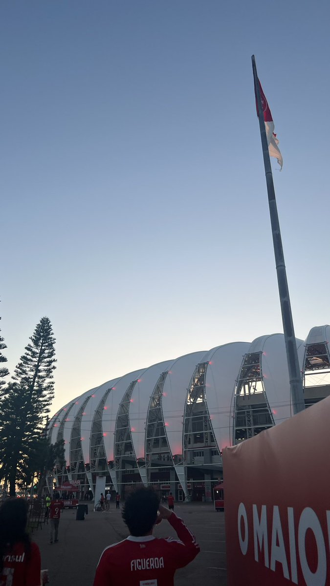 Hoje é só os dodoi por esse clube