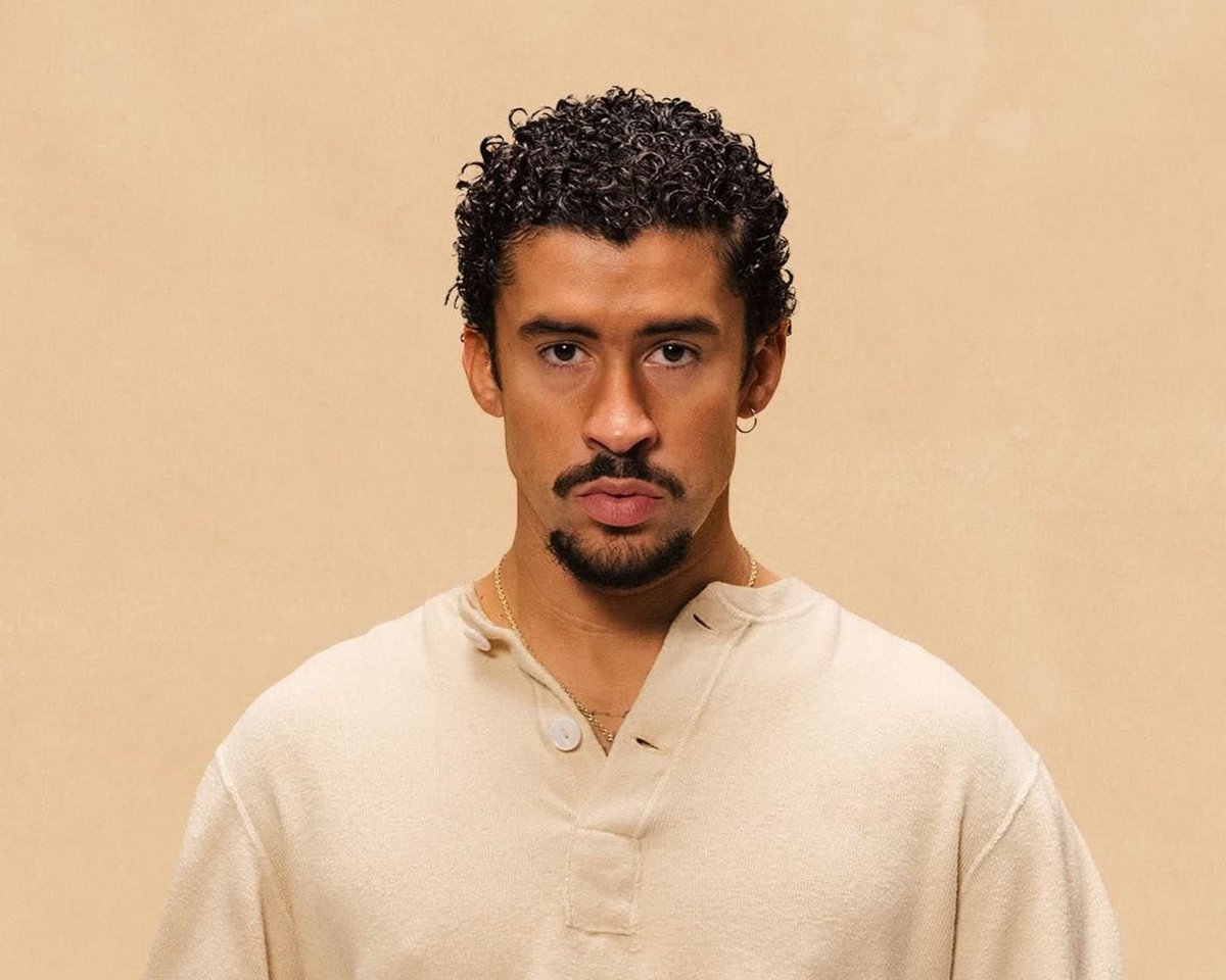 cortezpsol's tweet image. Vejam os valores do show do Bad Bunny no Brasil.

As taxas chegam a ser 150% do valor dos ingressos, que ficam quase 9 vezes mais caros somando com o valor do serviço.

Estou investigando a cobrança de taxas abusivas nesses espetáculos há anos e vou denunciar mais esse caso para…